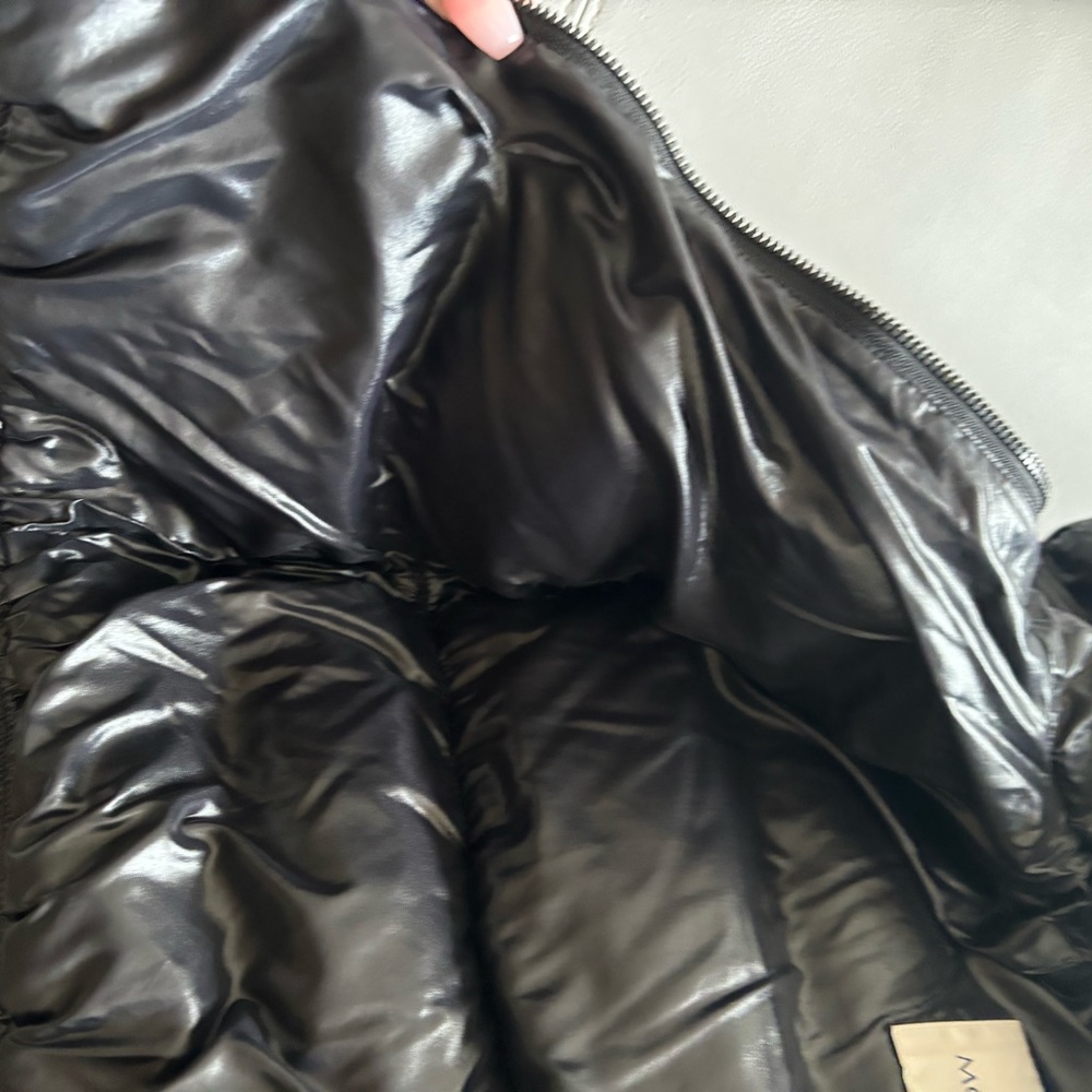 Moncler Kids Black Glossy & Textured Puffer Jacket - Picture 3 of 8